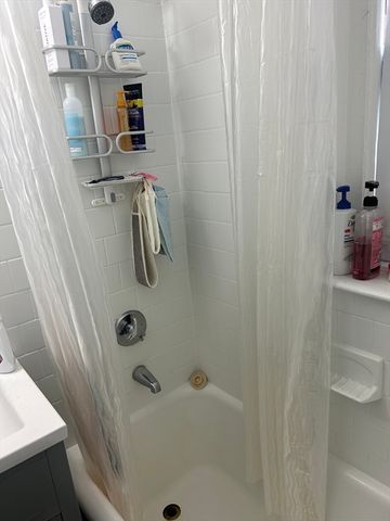 1572 Massachusetts Avenue 32, Cambridge, MA 02138