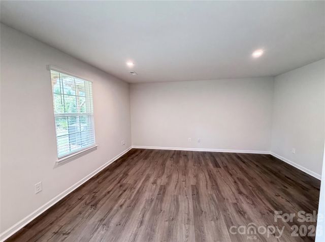2037 Autumn Cyprus Avenue, Gastonia, NC 28054