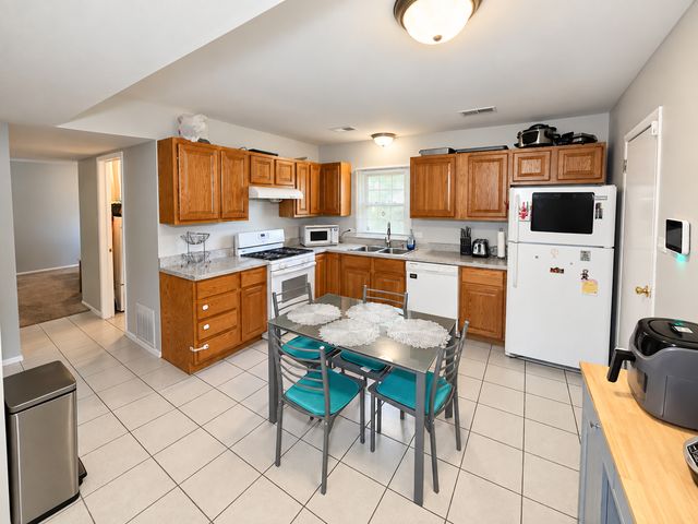 950 PURDUE Lane, Matteson, IL 60443