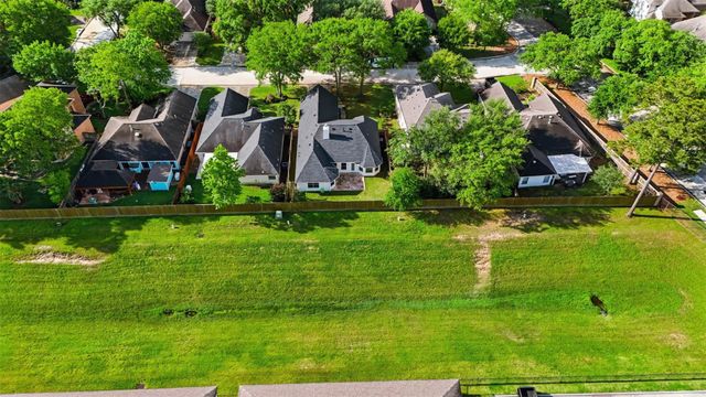 1811 Ridgeway Trail, Kingwood, TX 77339