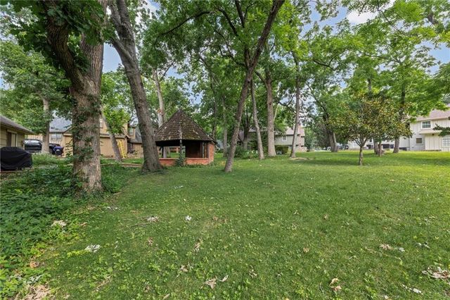 9108 W 106th Street, Overland Park, KS 66212