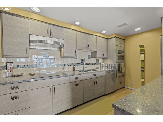 2221 Sw 1ST Ave 1124, Portland, OR 97201