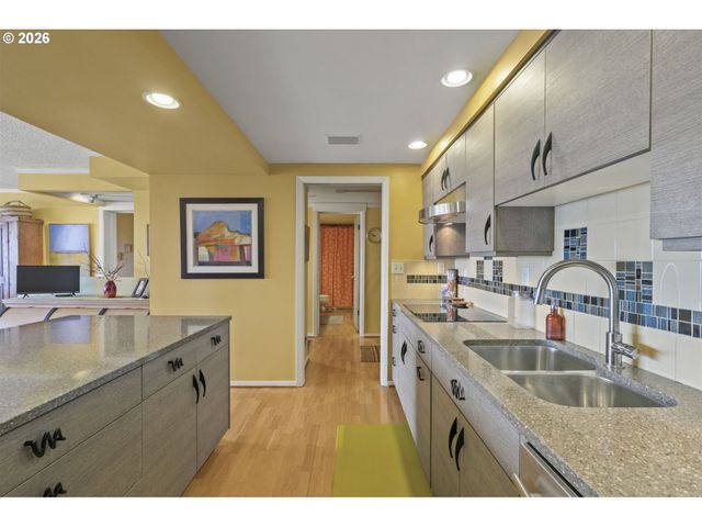 2221 Sw 1ST Ave 1124, Portland, OR 97201