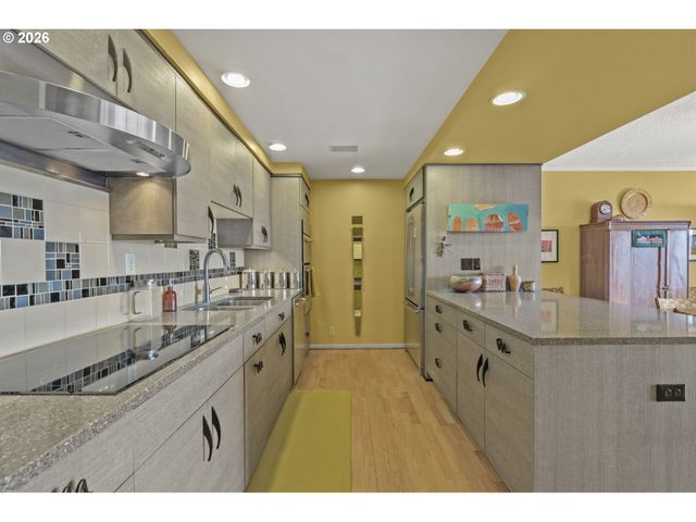 2221 Sw 1ST Ave 1124, Portland, OR 97201