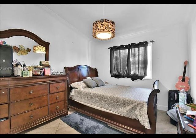 985 NE 33rd Ter 201, Homestead, FL 33033