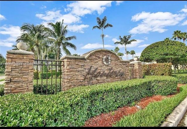 985 NE 33rd Ter 201, Homestead, FL 33033