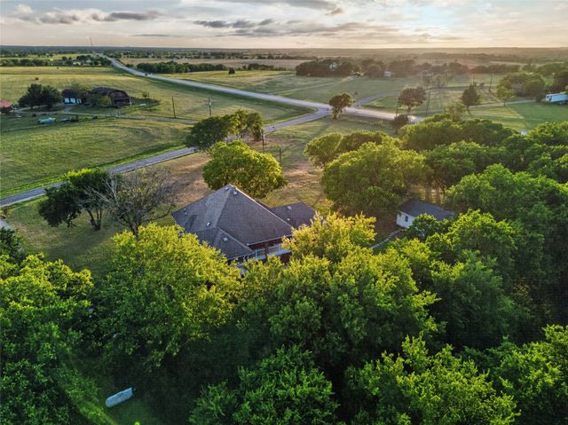 135 Kirkpatrick Road, Ennis, TX 75119