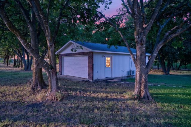 135 Kirkpatrick Road, Ennis, TX 75119