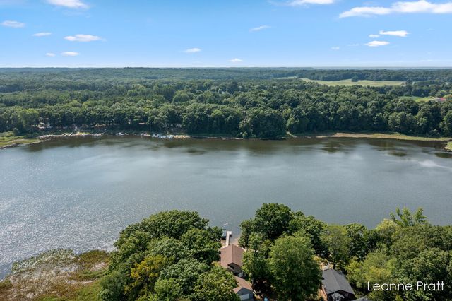 6525 Woods Trail Drive, Delton, MI 49046