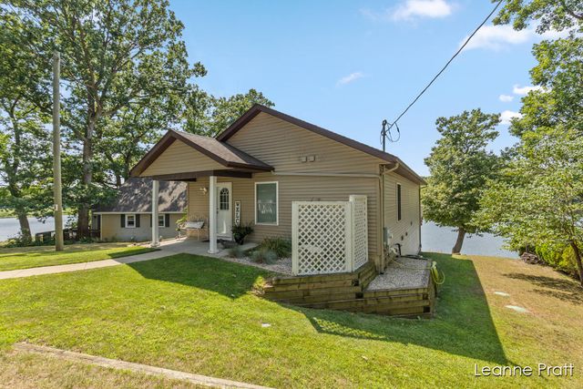 6525 Woods Trail Drive, Delton, MI 49046