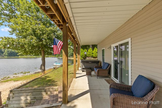 6525 Woods Trail Drive, Delton, MI 49046