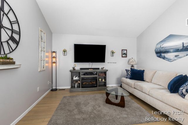 6525 Woods Trail Drive, Delton, MI 49046