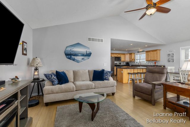 6525 Woods Trail Drive, Delton, MI 49046