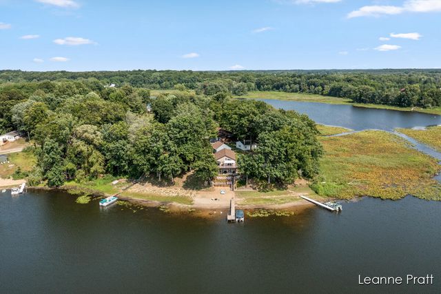 6525 Woods Trail Drive, Delton, MI 49046