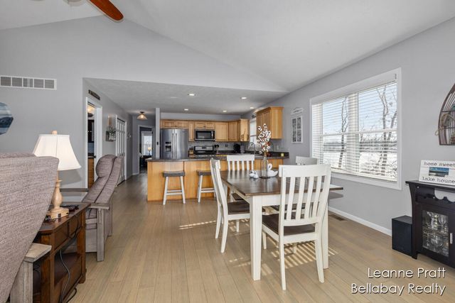 6525 Woods Trail Drive, Delton, MI 49046