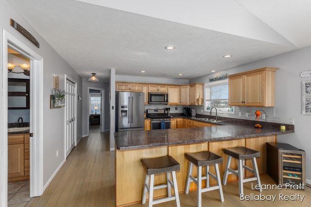 6525 Woods Trail Drive, Delton, MI 49046