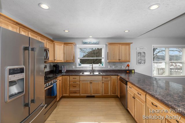 6525 Woods Trail Drive, Delton, MI 49046