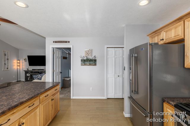 6525 Woods Trail Drive, Delton, MI 49046