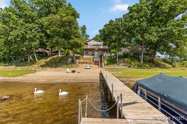 6525 Woods Trail Drive, Delton, MI 49046