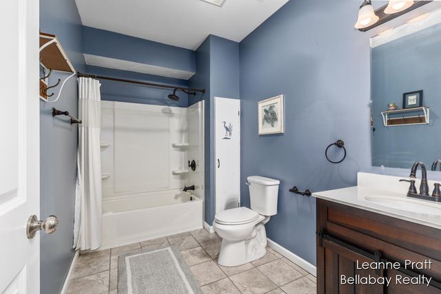 6525 Woods Trail Drive, Delton, MI 49046