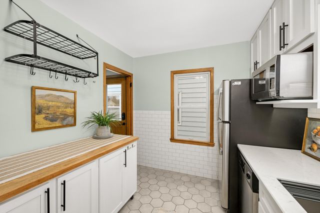 3230 Stinson Boulevard, Minneapolis, MN 55418