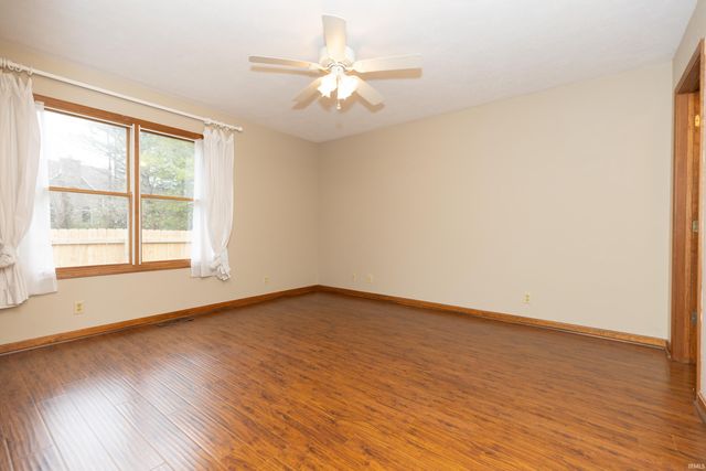 437 Hollybush Lane, Evansville, IN 47715