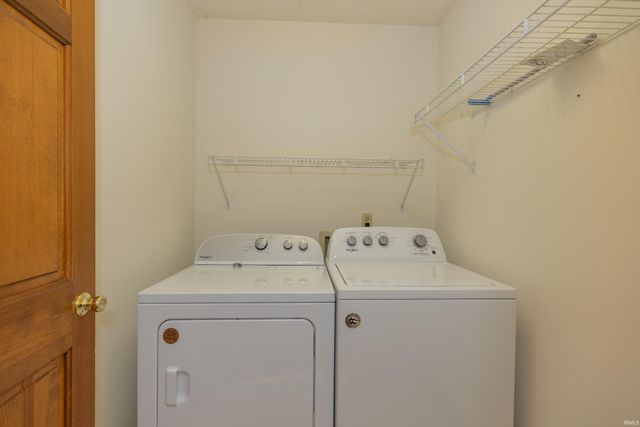 437 Hollybush Lane, Evansville, IN 47715