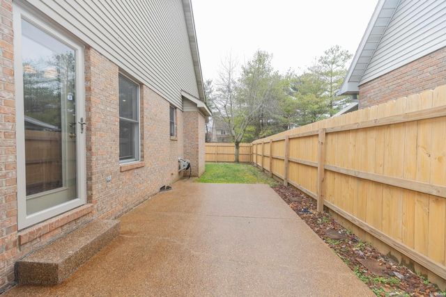 437 Hollybush Lane, Evansville, IN 47715