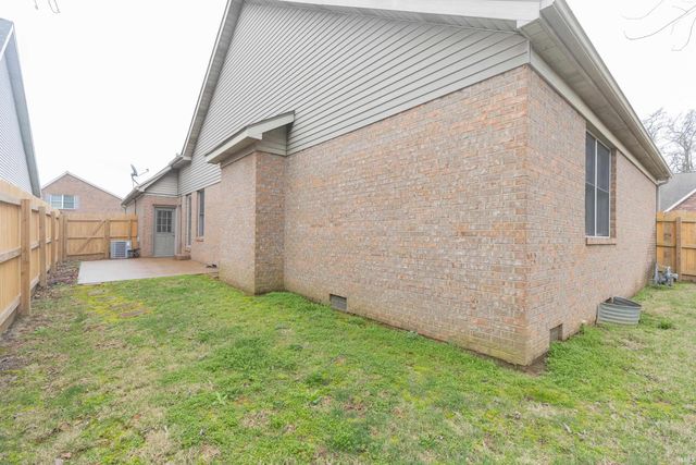 437 Hollybush Lane, Evansville, IN 47715