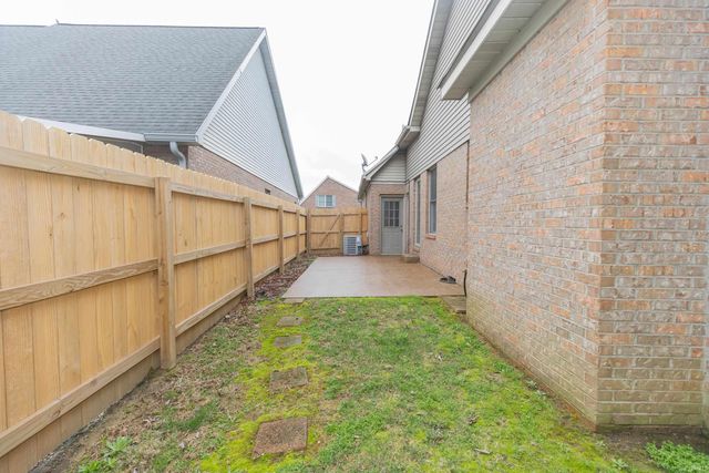 437 Hollybush Lane, Evansville, IN 47715