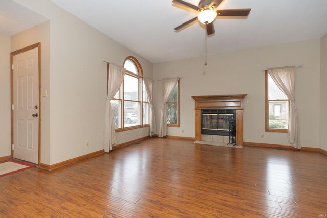 437 Hollybush Lane, Evansville, IN 47715