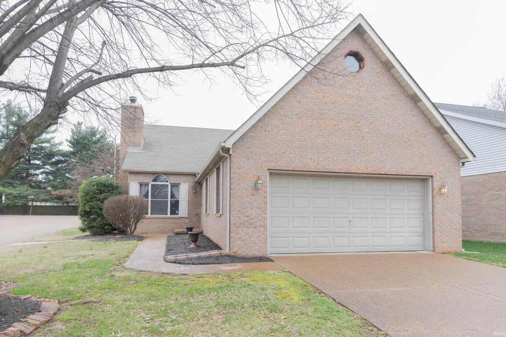 437 Hollybush Lane, Evansville, IN 47715