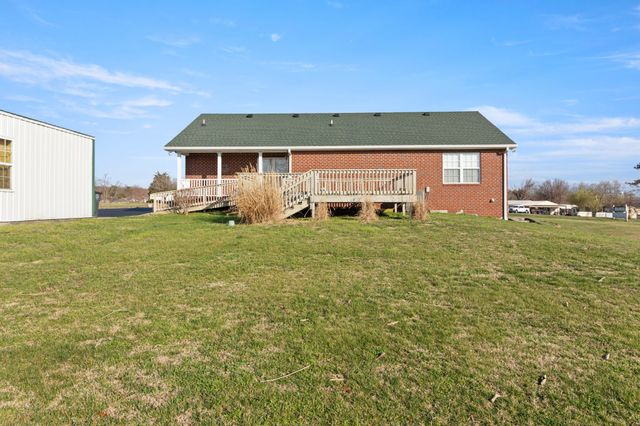 85 Sharon Ln, Lafayette, TN 37083