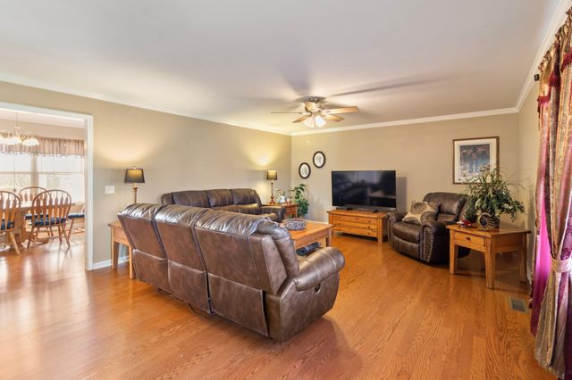 85 Sharon Ln, Lafayette, TN 37083