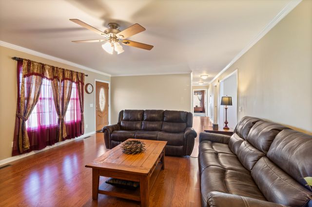 85 Sharon Ln, Lafayette, TN 37083