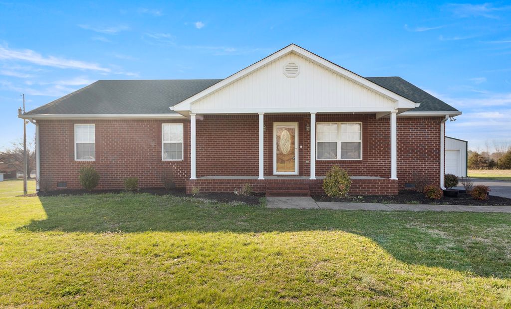 85 Sharon Ln, Lafayette, TN 37083