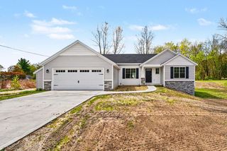 7466 N Amy School Road, Howard City, MI 49329