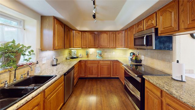 202 River Oaks Road, Early, TX 76802