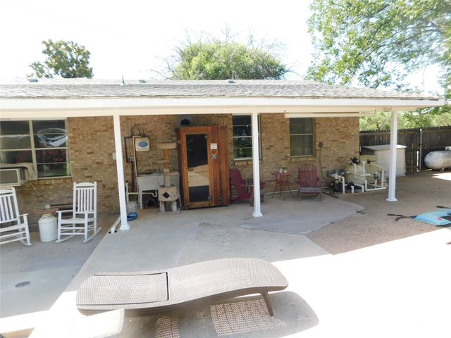 202 River Oaks Road, Early, TX 76802