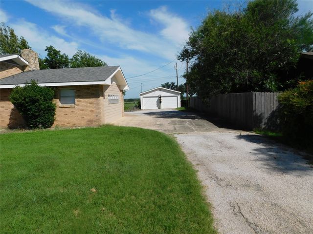 202 River Oaks Road, Early, TX 76802