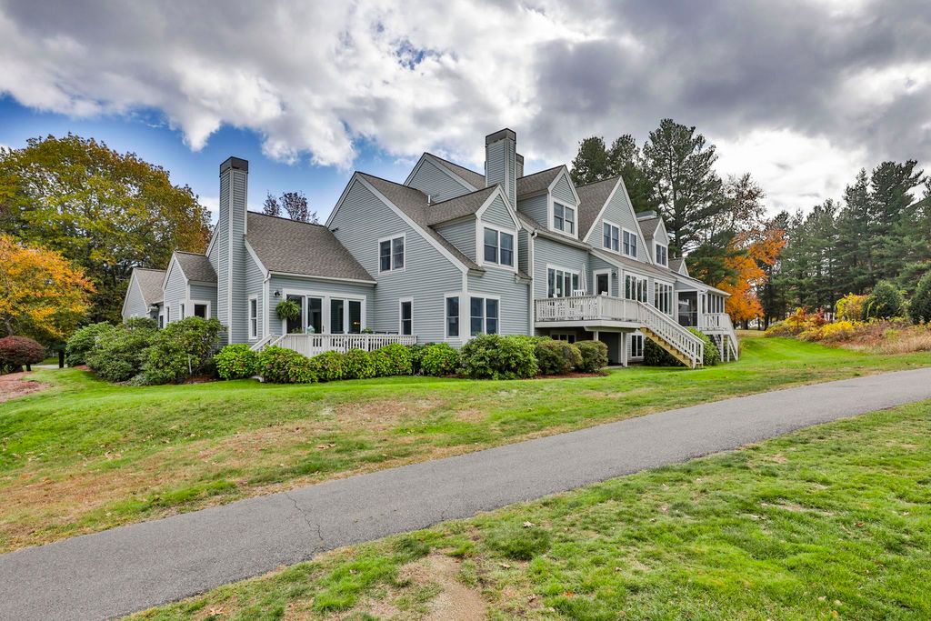 95 Hawthorne Village Road, Nashua, NH 03062