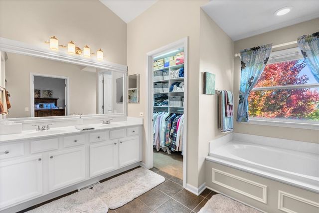 4020 Bunker Hill Drive, Algonquin, IL 60102