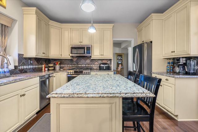 4020 Bunker Hill Drive, Algonquin, IL 60102