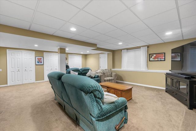 4020 Bunker Hill Drive, Algonquin, IL 60102