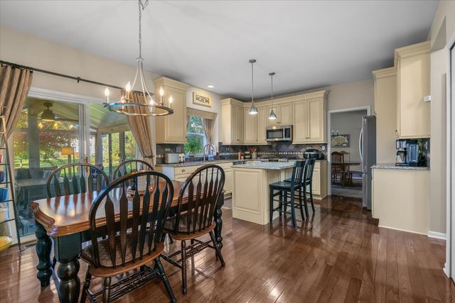 4020 Bunker Hill Drive, Algonquin, IL 60102