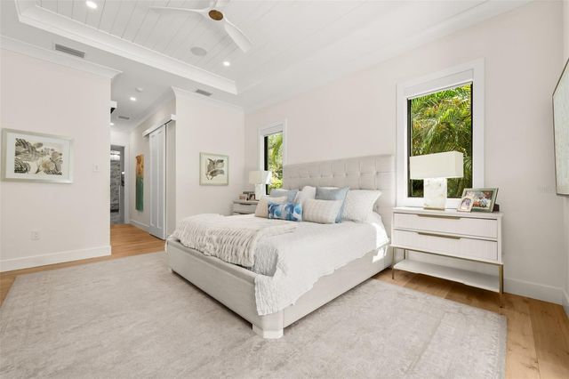 1815 S LAKE SHORE DRIVE, Sarasota, FL 34231