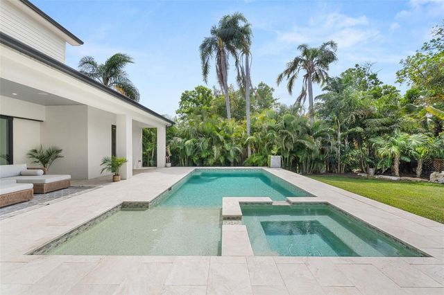 1815 S LAKE SHORE DRIVE, Sarasota, FL 34231
