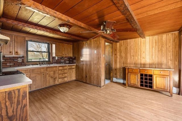 550 Middleboro Avenue, Taunton, MA 02718