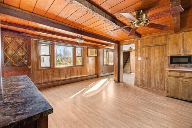 550 Middleboro Avenue, Taunton, MA 02718