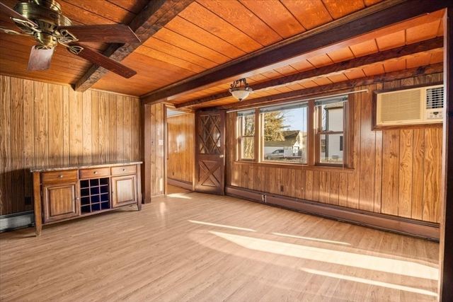 550 Middleboro Avenue, Taunton, MA 02718